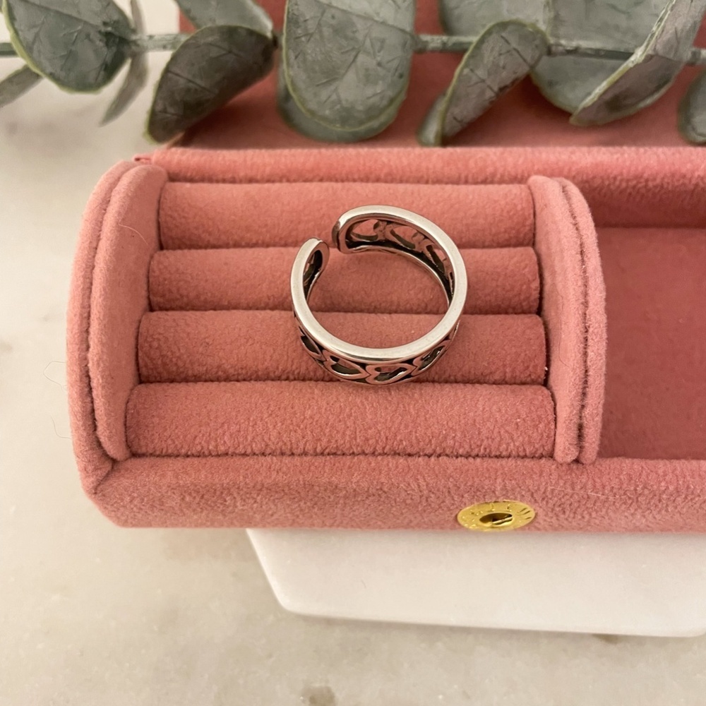 925 Sterling Silver Heart Cutout Ring Minimalist Boho Ring Stackable Ring Band - Picture 4 of 5